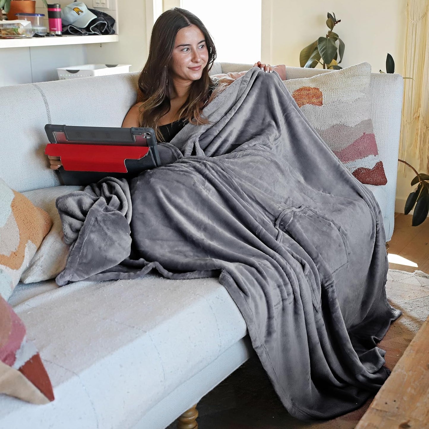 Hooded Poncho Blanket, Fleece Wearable Throw Wrap with Hood and Pocket, Warm Cozy Soft for Adult Women Men Kids, Indoor or Outdoor Grey